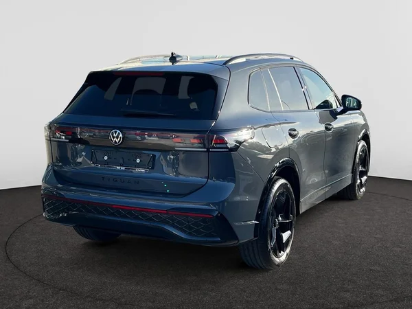 VOLKSWAGEN Tiguan (2026) — foto 12 van 22