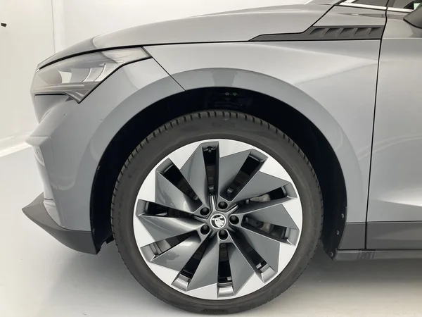 SKODA Enyaq (2023) — foto 21 van 30