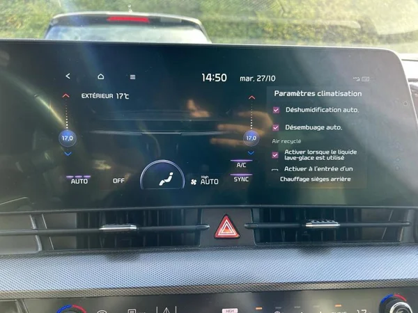 KIA Sportage (2024) — foto 16 van 32