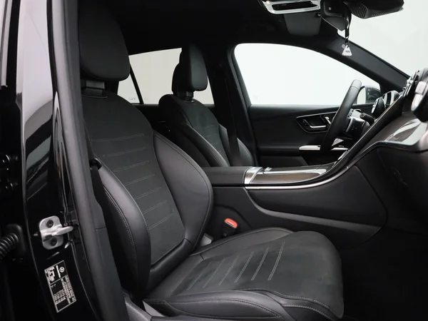Mercedes-Benz GLC (2025) — foto 35 van 51