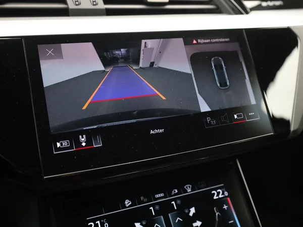 AUDI Q8 e-tron Sportback (2025) — foto 9 van 24