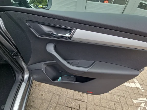 SKODA Karoq (2025) — foto 16 van 24