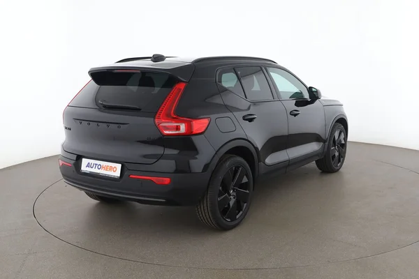 Volvo XC40 (2024) — foto 12 van 16