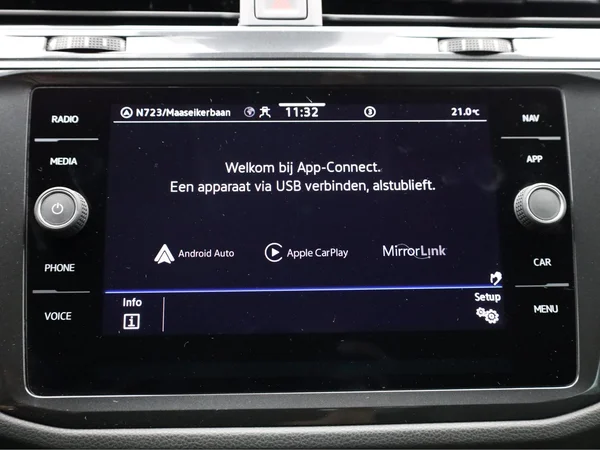 VOLKSWAGEN Tiguan (2022) — foto 11 van 22