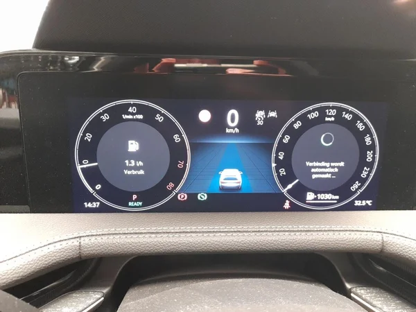 SKODA Superb Combi (2025) — foto 8 van 23