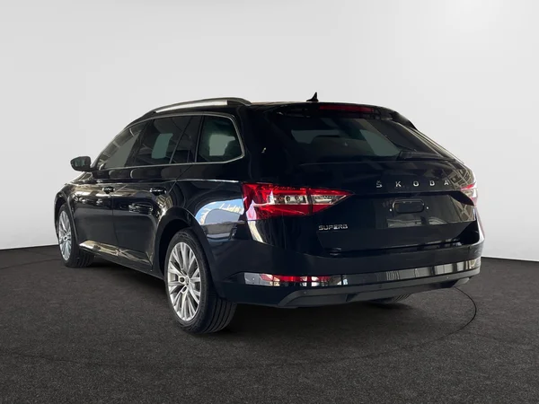 SKODA Superb Combi (2024) — foto 18 van 24