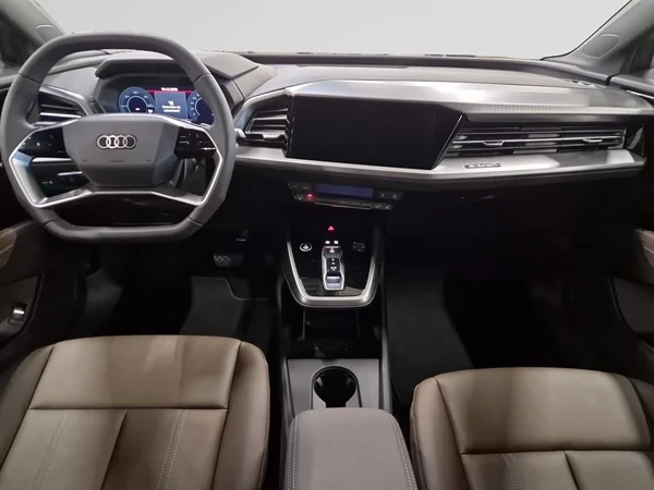 AUDI Q4 Sportback e-tron (2025) — foto 18 van 18