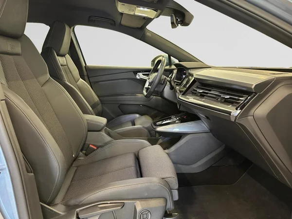 AUDI Q4 e-tron (2025) — foto 10 van 16