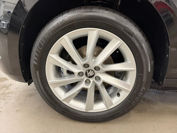 SKODA Kamiq (2026) — foto 2 van 24