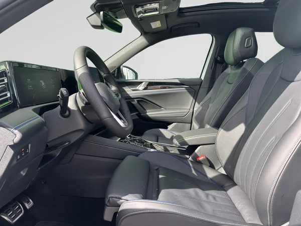 VOLKSWAGEN Tiguan eHybrid (PHEV) (2025) — foto 22 van 24
