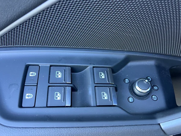 AUDI A3 Allstreet (2025) — foto 8 van 18