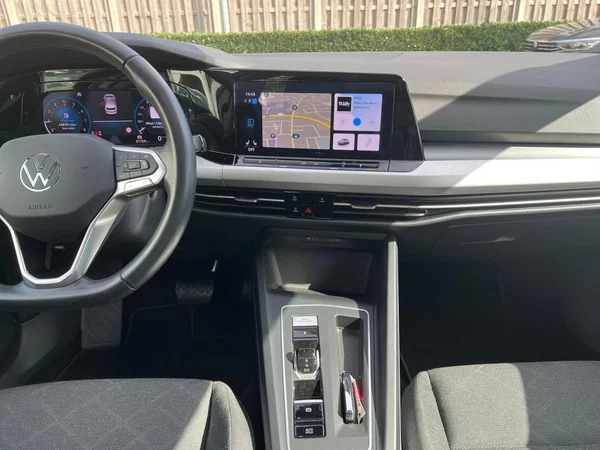 VOLKSWAGEN Golf VIII (2024) — foto 3 van 24