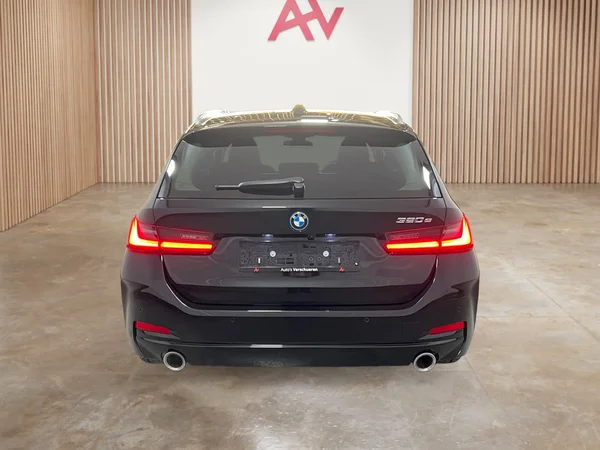 BMW 320 (2023) — foto 27 van 29