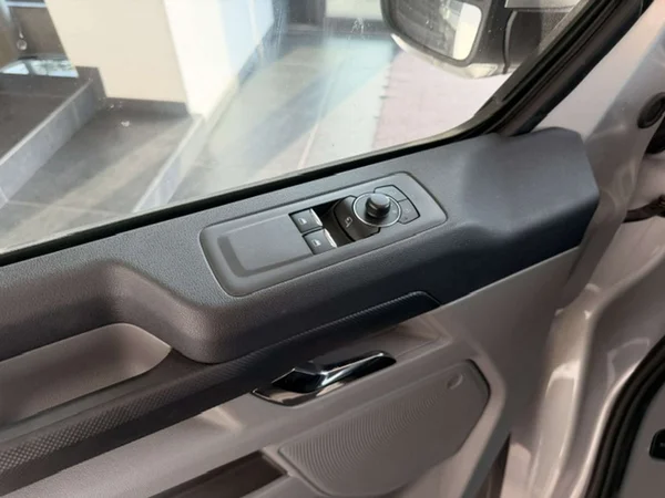 Ford Transit Custom — foto 16 van 24