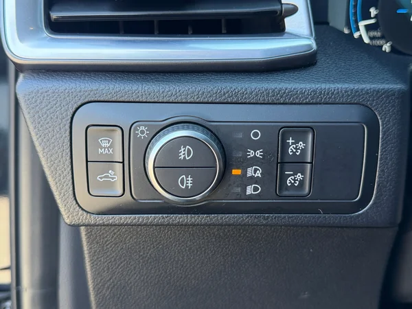 VOLKSWAGEN Amarok Double Cab (2025) — foto 9 van 24