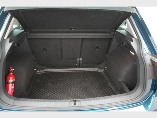 VOLKSWAGEN Tiguan (2021) — foto 7 van 29