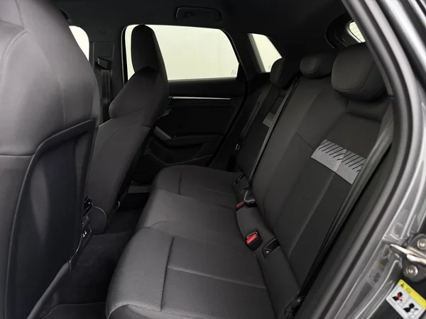 AUDI A3 Sportback (2025) — foto 2 van 18
