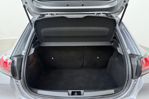 Peugeot 208 (2021) — foto 11 van 15