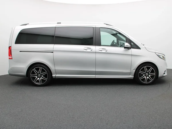 Mercedes-Benz V-Klasse (2022) — foto 31 van 34