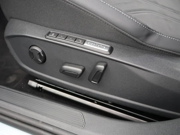 VOLKSWAGEN Golf VIII (2025) — foto 10 van 27