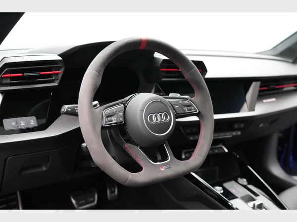 AUDI RS3 Sedan (2023) — foto 32 van 36