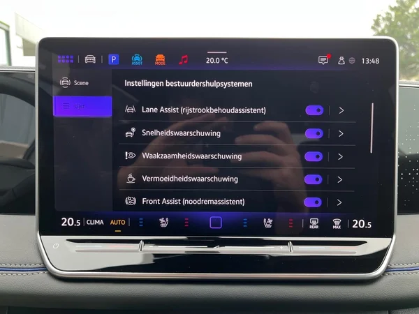 VOLKSWAGEN Tiguan (2025) — foto 8 van 22