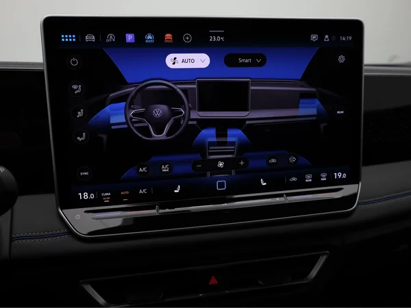 VOLKSWAGEN Tiguan (2025) — foto 13 van 24
