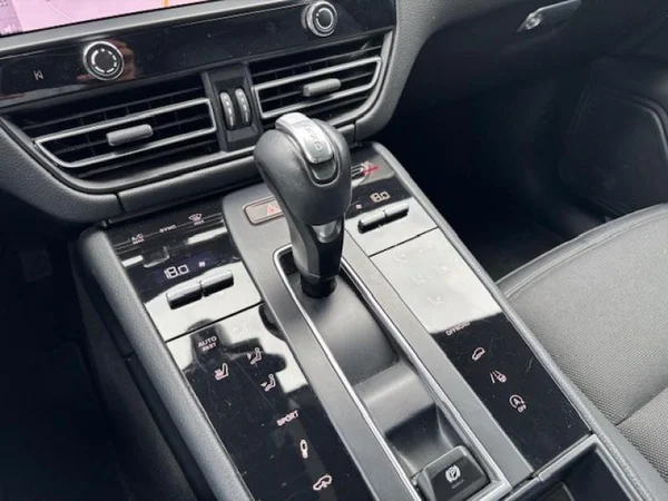 PORSCHE Macan S (2023) — foto 20 van 31