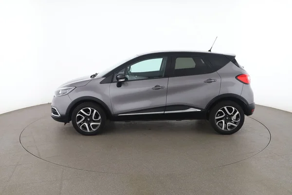 Renault Captur (2015) — foto 9 van 16