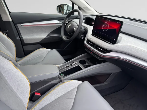 SKODA Enyaq Coupé (2024) — foto 3 van 24