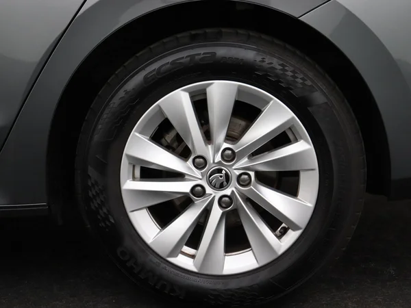 SKODA Octavia Combi (2024) — foto 15 van 19
