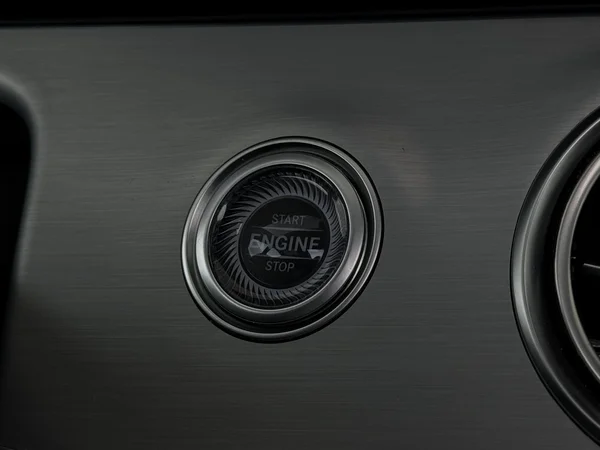 MERCEDES E 300 (2021) — foto 15 van 34