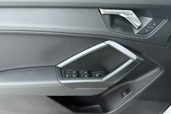 Audi Q3 Sportback (2022) — foto 8 van 21