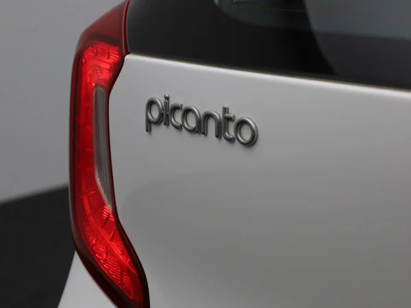 Kia Picanto (2022) — foto 22 van 32