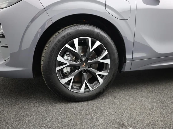 CUPRA Terramar e-Hybrid (PHEV) (2025) — foto 4 van 24