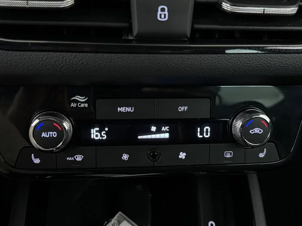 SKODA Kamiq (2025) — foto 8 van 18