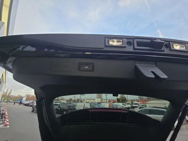 VOLKSWAGEN T-Roc (2025) — foto 3 van 24