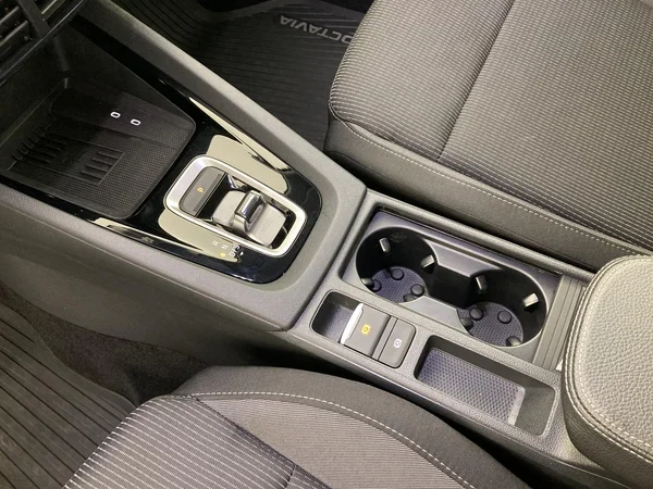 SKODA Octavia Combi (2025) — foto 6 van 36