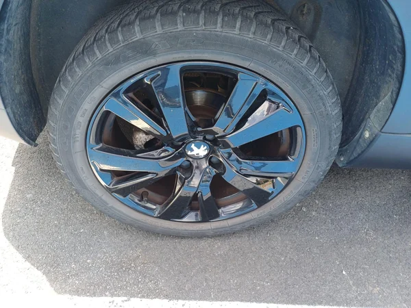 Peugeot 2008 (2019) — foto 10 van 18