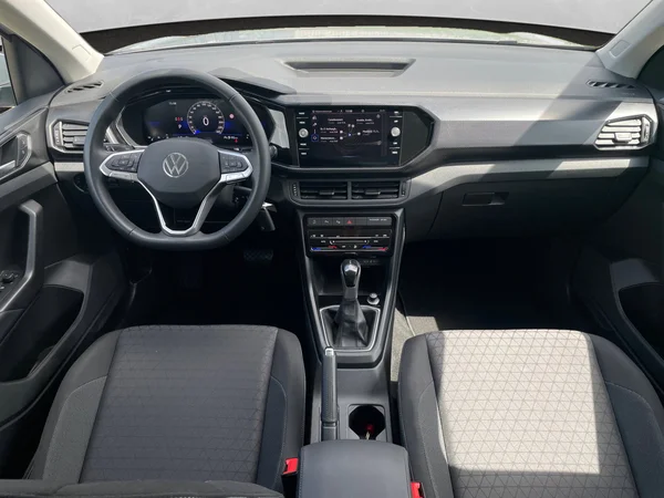 VOLKSWAGEN T-Cross (2023) — foto 18 van 20