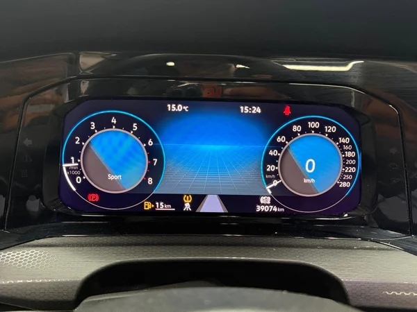 VOLKSWAGEN Golf VIII GTI (2023) — foto 16 van 16