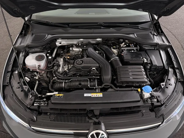 VOLKSWAGEN Golf Variant (2025) — foto 6 van 30