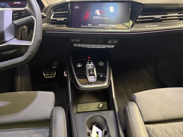 AUDI Q4 Sportback e-tron (2024) — foto 2 van 22