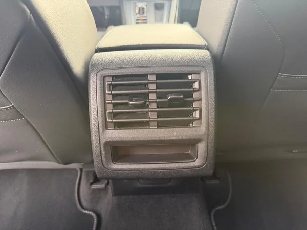 VOLKSWAGEN Golf VIII SW (2024) — foto 10 van 22