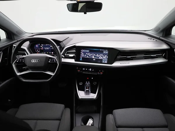 Audi Q4 e-tron (2021) — foto 40 van 48