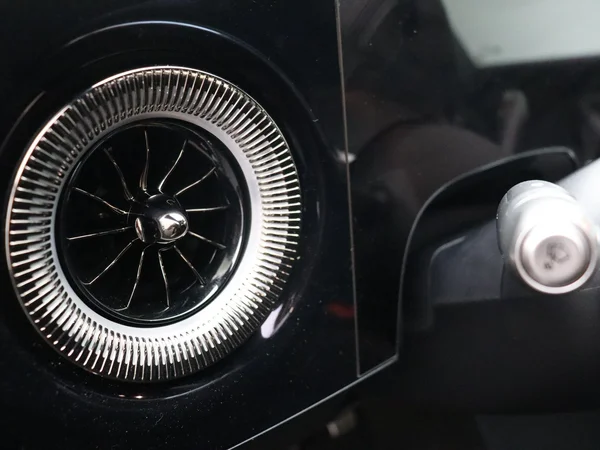 Mercedes-Benz CLA (2025) — foto 2 van 24
