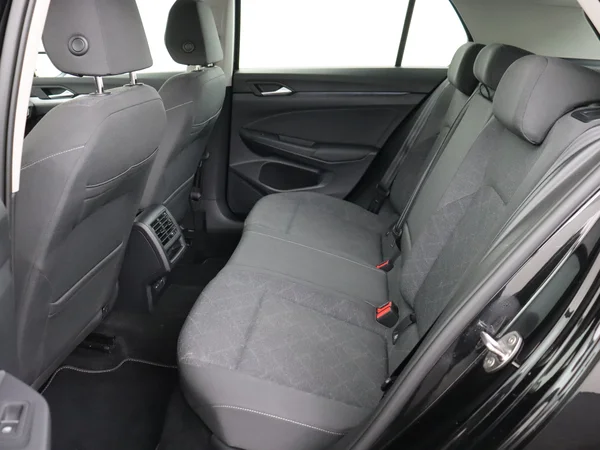 VOLKSWAGEN Golf (2024) — foto 5 van 28