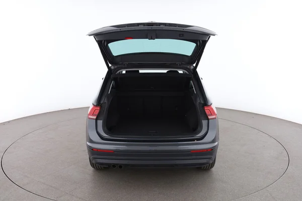 Volkswagen Tiguan (2019) — foto 7 van 16