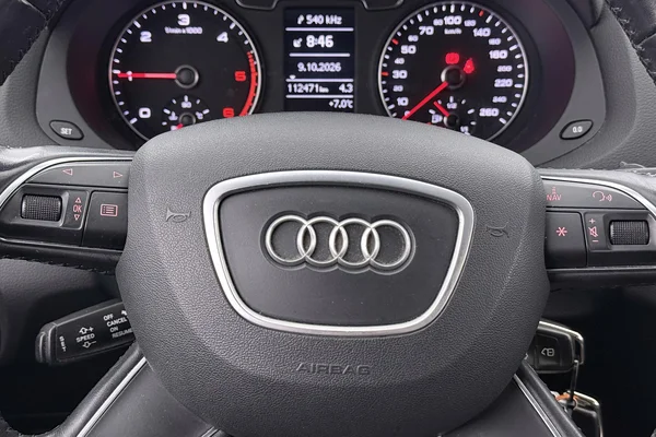 Audi Q3 (2018) — foto 17 van 47