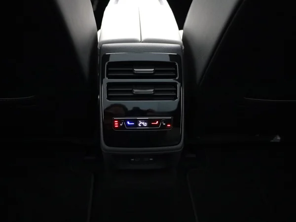 VOLKSWAGEN ID.7 Tourer (2024) — foto 9 van 25